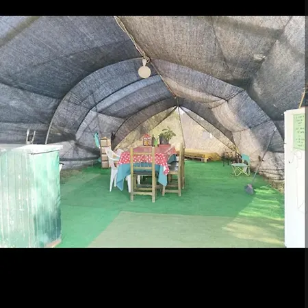 Tienda Acogedora Con Piscina 