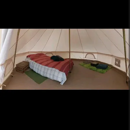 Tienda Acogedora Con Piscina 